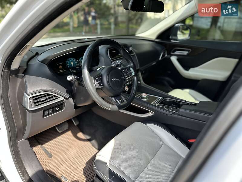 Позашляховик / Кросовер Jaguar F-Pace 2016 в Львові