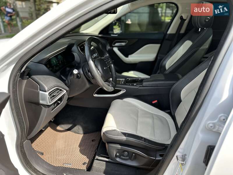 Позашляховик / Кросовер Jaguar F-Pace 2016 в Львові