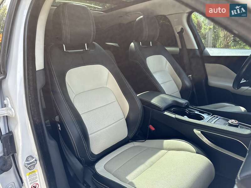 Позашляховик / Кросовер Jaguar F-Pace 2016 в Львові