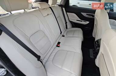 Внедорожник / Кроссовер Jaguar F-Pace 2016 в 
