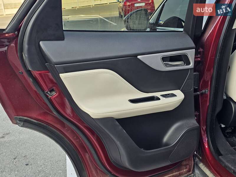 Внедорожник / Кроссовер Jaguar F-Pace 2016 в 