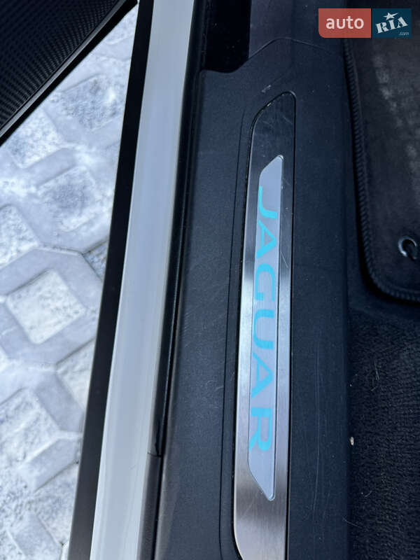 Внедорожник / Кроссовер Jaguar F-Pace 2016 в Львове