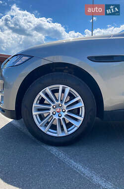 Позашляховик / Кросовер Jaguar F-Pace 2017 в Києві