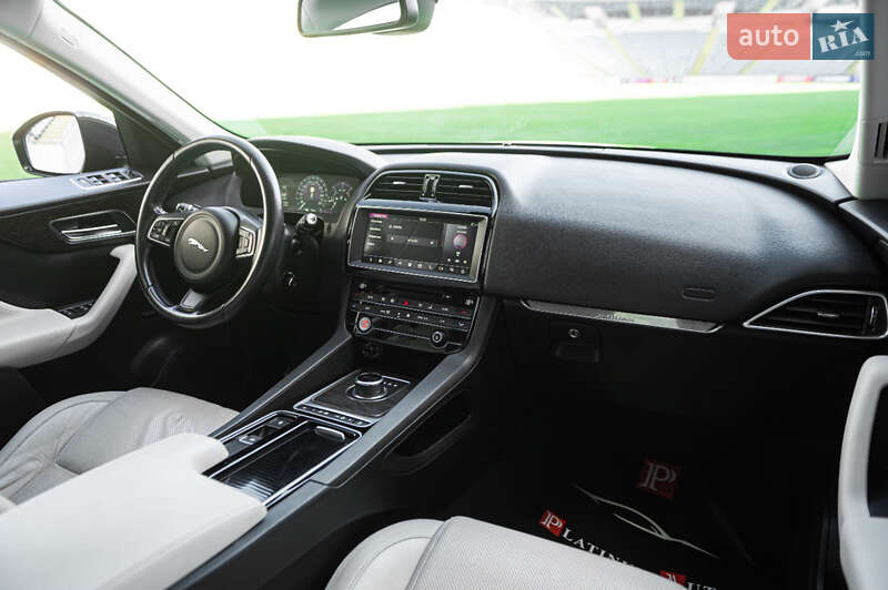 Позашляховик / Кросовер Jaguar F-Pace 2016 в Одесі