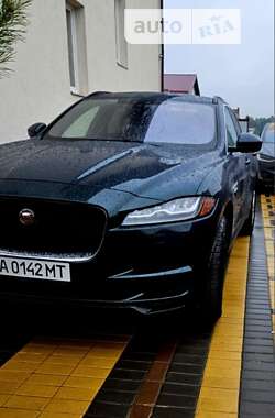 Внедорожник / Кроссовер Jaguar F-Pace 2016 в Киеве