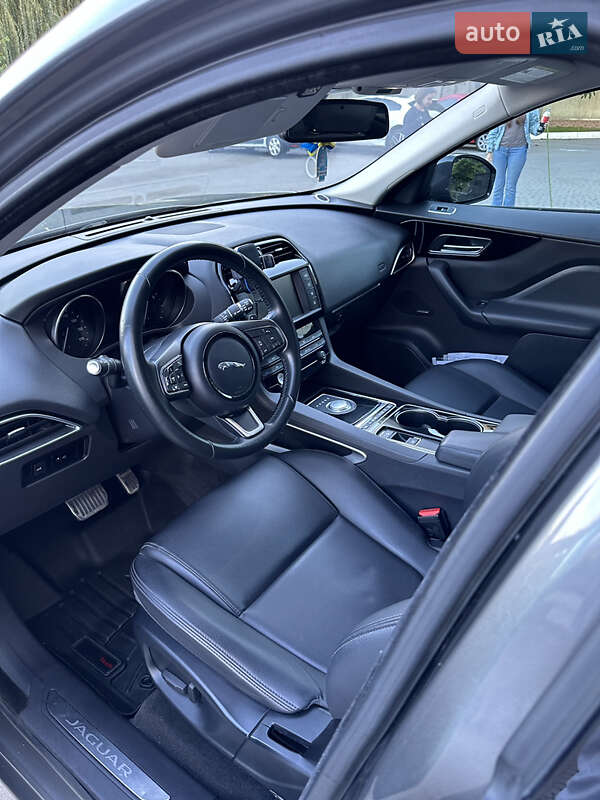 Позашляховик / Кросовер Jaguar F-Pace 2016 в Вінниці