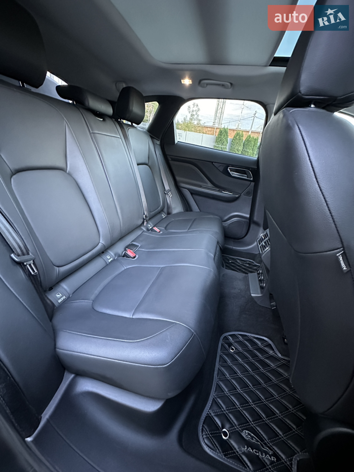 2016 Jaguar F-Pace - мініатюра 23