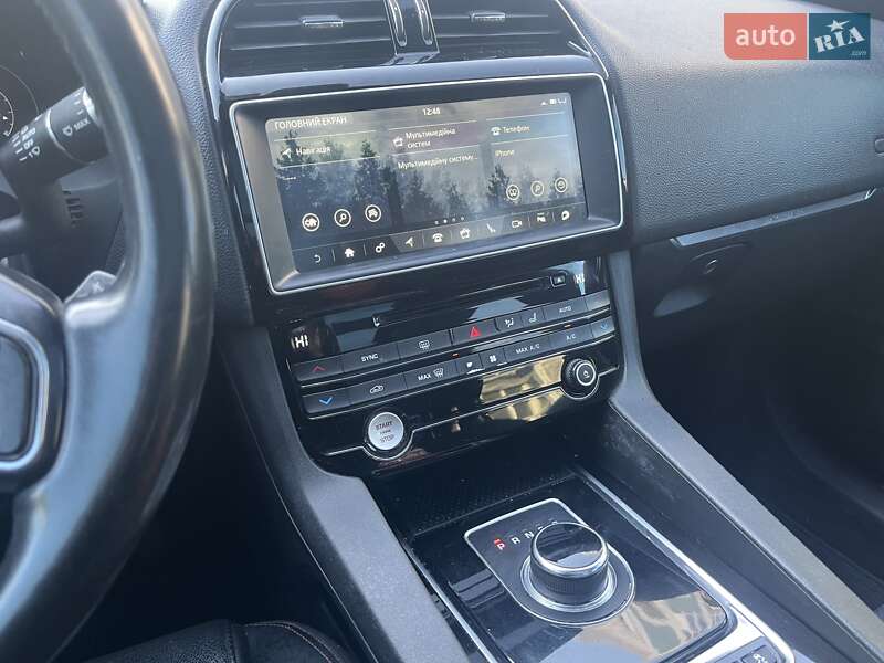 Позашляховик / Кросовер Jaguar F-Pace 2016 в Івано-Франківську