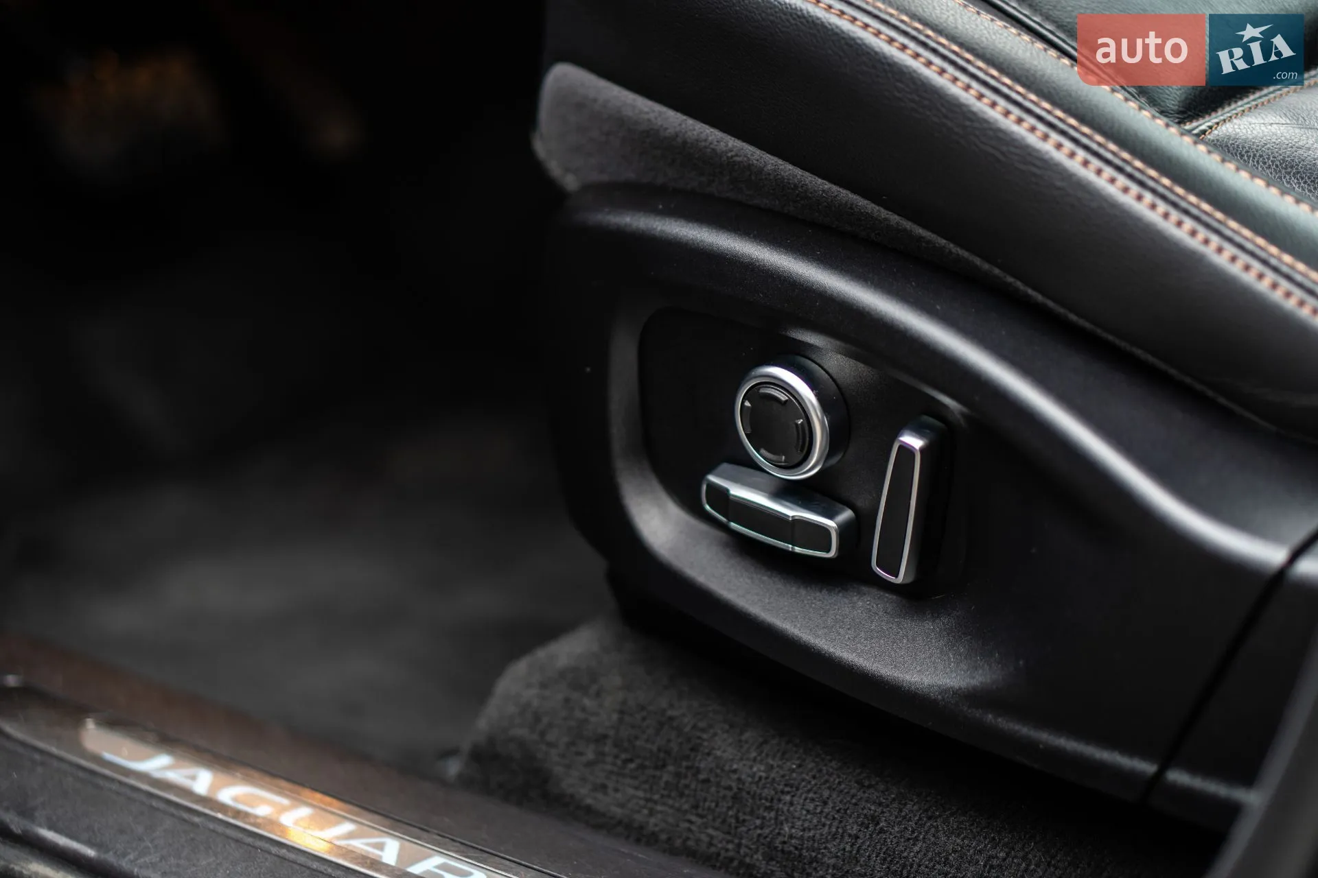 2019 Jaguar F-Pace - мініатюра 15