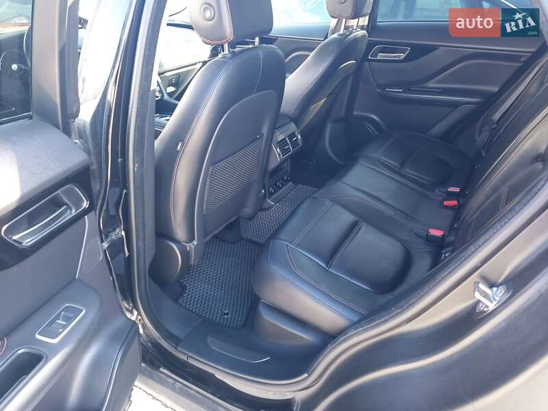 Позашляховик / Кросовер Jaguar F-Pace 2019 в Києві