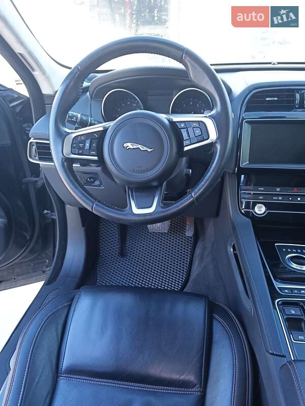 Позашляховик / Кросовер Jaguar F-Pace 2019 в Києві