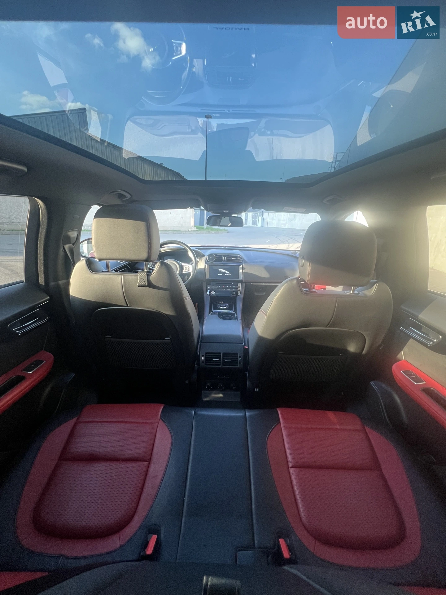 2016 Jaguar F-Pace - мініатюра 28