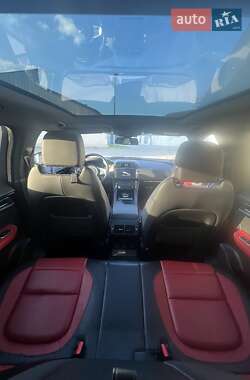 Внедорожник / Кроссовер Jaguar F-Pace 2016 в 