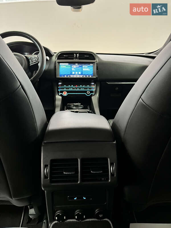 Позашляховик / Кросовер Jaguar F-Pace 2019 в Тернополі