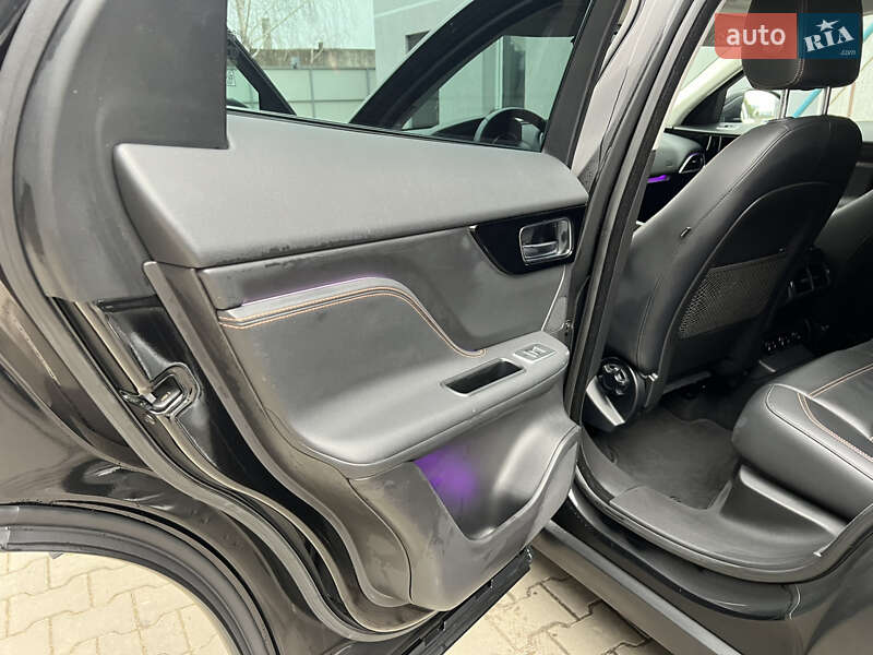 Позашляховик / Кросовер Jaguar F-Pace 2017 в Луцьку