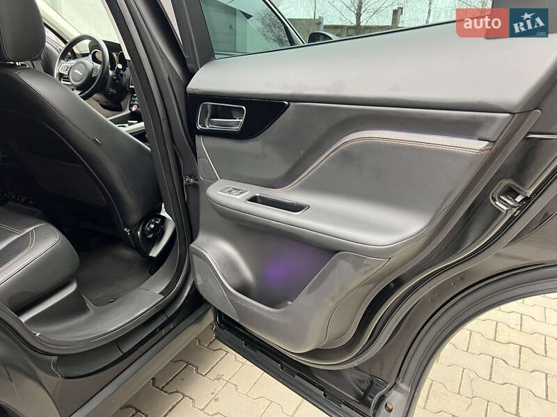 Позашляховик / Кросовер Jaguar F-Pace 2017 в Луцьку