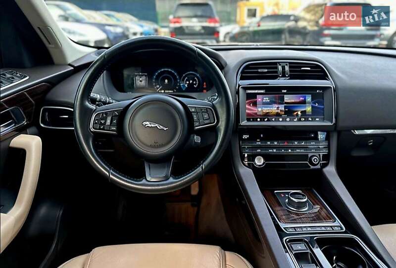 Внедорожник / Кроссовер Jaguar F-Pace 2017 в Киеве