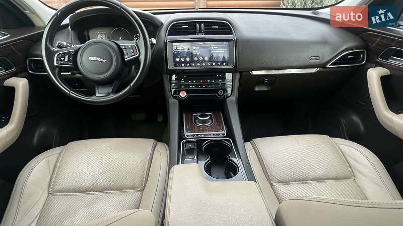 Внедорожник / Кроссовер Jaguar F-Pace 2016 в Киеве фото 58 Внедорожник / Кроссовер Jaguar F-Pace 2016 в Киеве