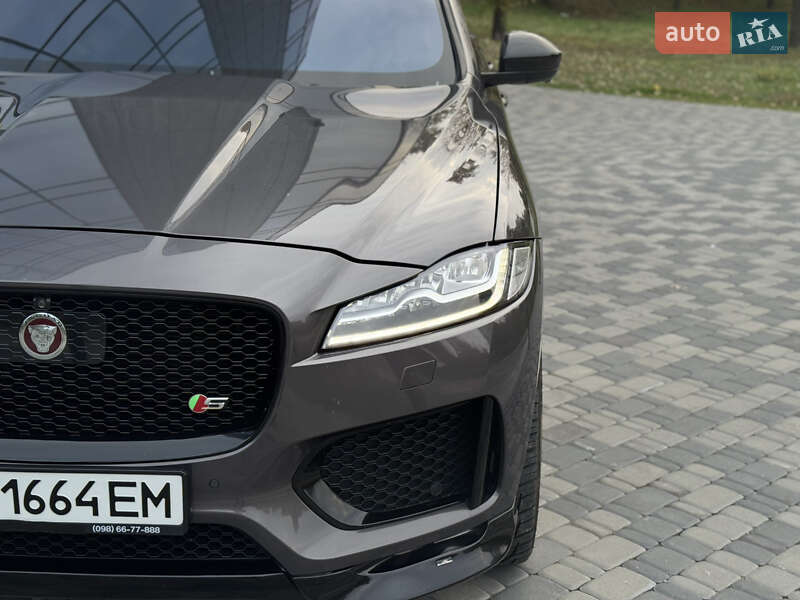 Позашляховик / Кросовер Jaguar F-Pace 2016 в Запоріжжі