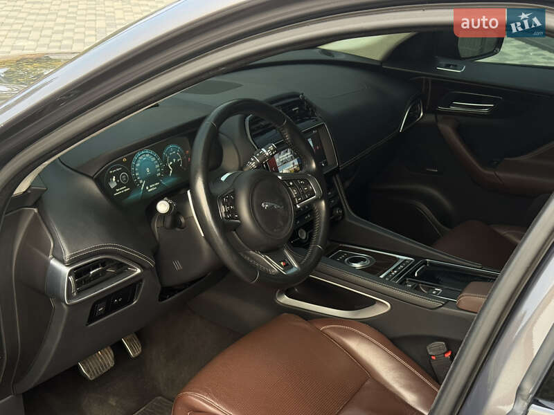 Позашляховик / Кросовер Jaguar F-Pace 2016 в Запоріжжі