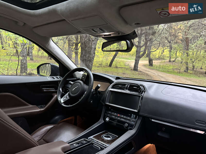 Позашляховик / Кросовер Jaguar F-Pace 2016 в Запоріжжі