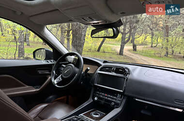 Внедорожник / Кроссовер Jaguar F-Pace 2016 в 