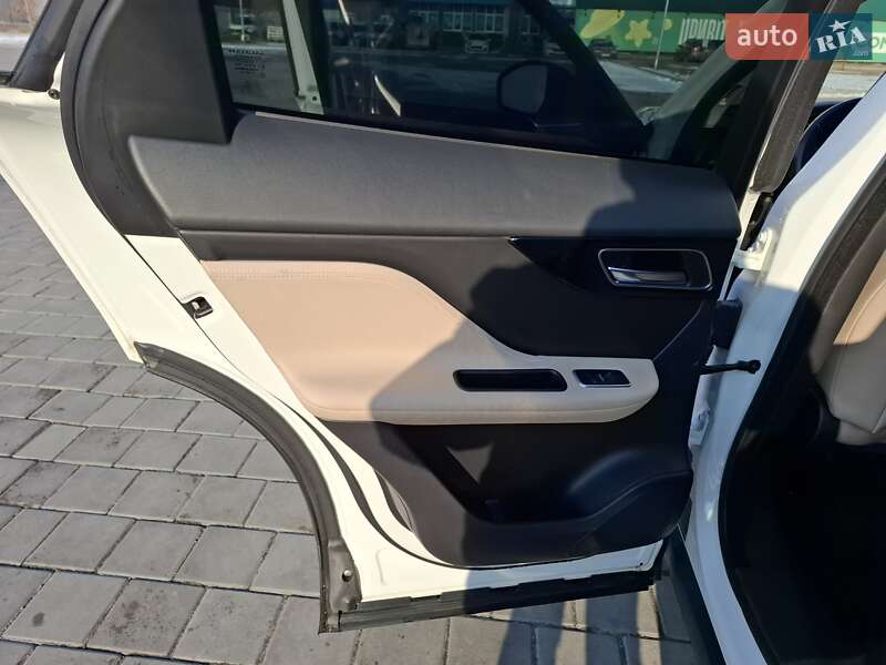Позашляховик / Кросовер Jaguar F-Pace 2017 в Черкасах