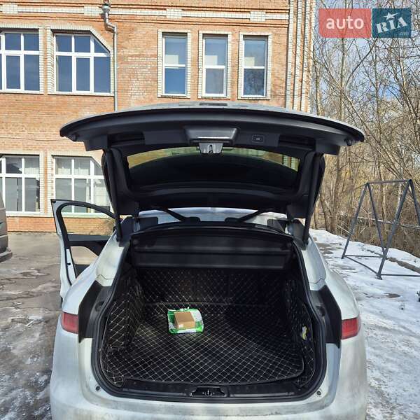 Внедорожник / Кроссовер Jaguar F-Pace 2017 в Киеве фото 24 Внедорожник / Кроссовер Jaguar F-Pace 2017 в Киеве