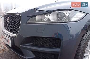 Внедорожник / Кроссовер Jaguar F-Pace 2017 в 
