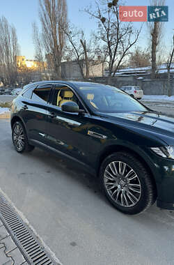 Позашляховик / Кросовер Jaguar F-Pace 2016 в 