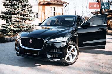 Внедорожник / Кроссовер Jaguar F-Pace 2020 в 