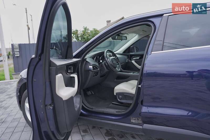 Позашляховик / Кросовер Jaguar F-Pace 2016 в Любомлі