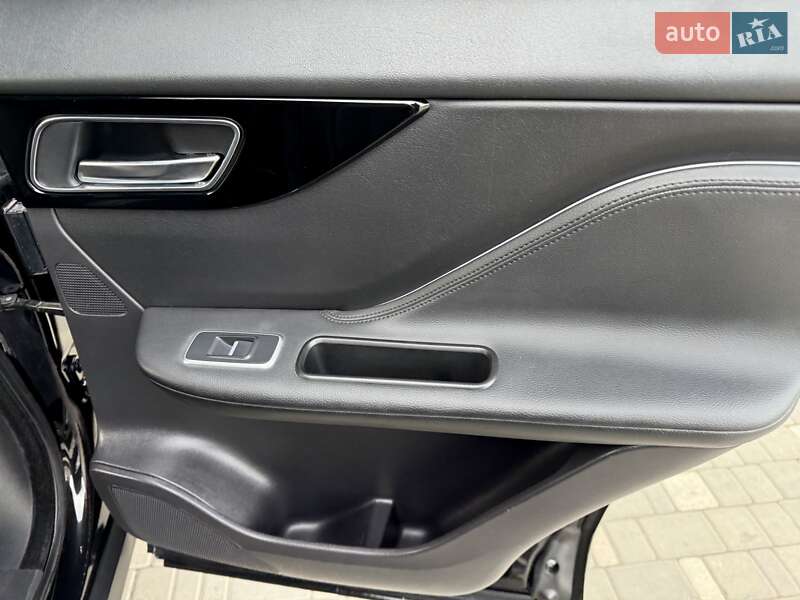 Позашляховик / Кросовер Jaguar F-Pace 2016 в Одесі фото 83 Позашляховик / Кросовер Jaguar F-Pace 2016 в Одесі