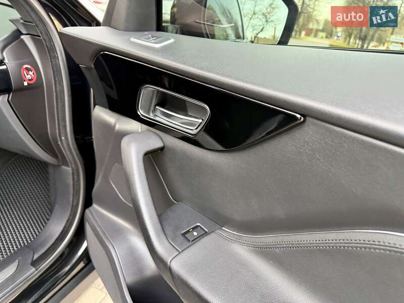 Позашляховик / Кросовер Jaguar F-Pace 2016 в Одесі фото 101 Позашляховик / Кросовер Jaguar F-Pace 2016 в Одесі