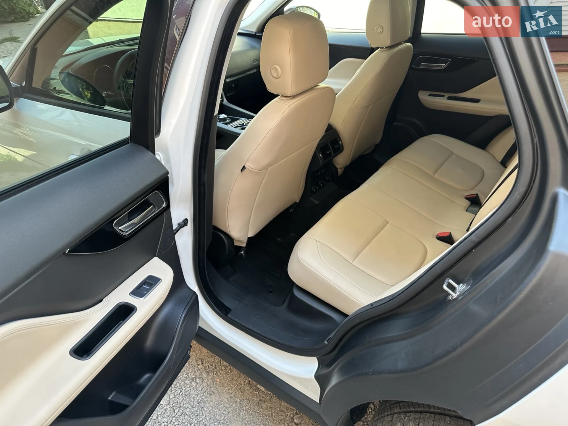 Jaguar F-Pace 2017 VIN SADCJ2FX0JA274633 фото оголошення 16 з 20