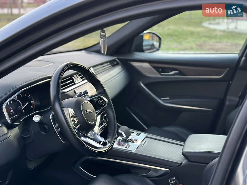 Внедорожник / Кроссовер Jaguar F-Pace 2021 в Николаеве
