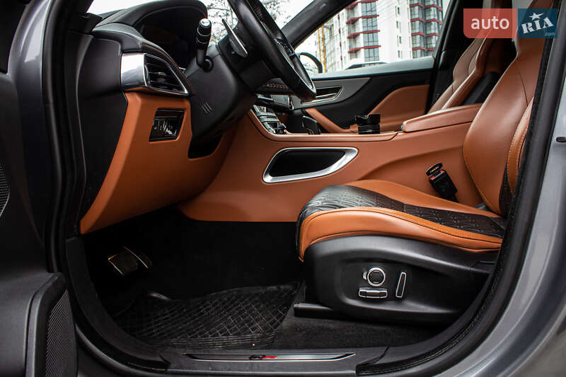 Позашляховик / Кросовер Jaguar F-Pace 2019 в Львові