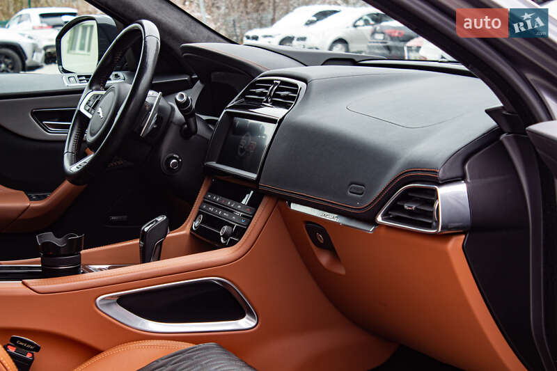 Позашляховик / Кросовер Jaguar F-Pace 2019 в Львові