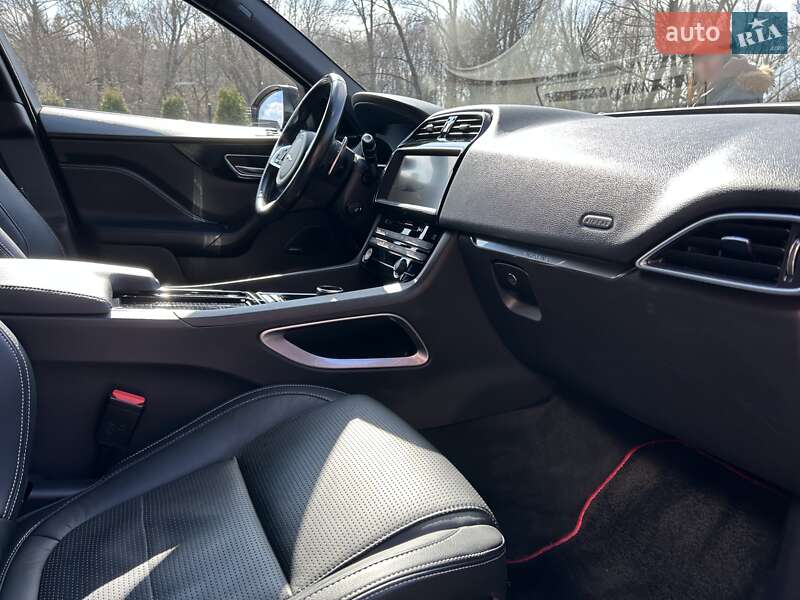 Внедорожник / Кроссовер Jaguar F-Pace 2017 в Хмельницком фото 6 Внедорожник / Кроссовер Jaguar F-Pace 2017 в Хмельницком