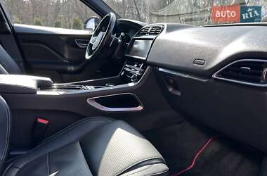 Внедорожник / Кроссовер Jaguar F-Pace 2017 в 
