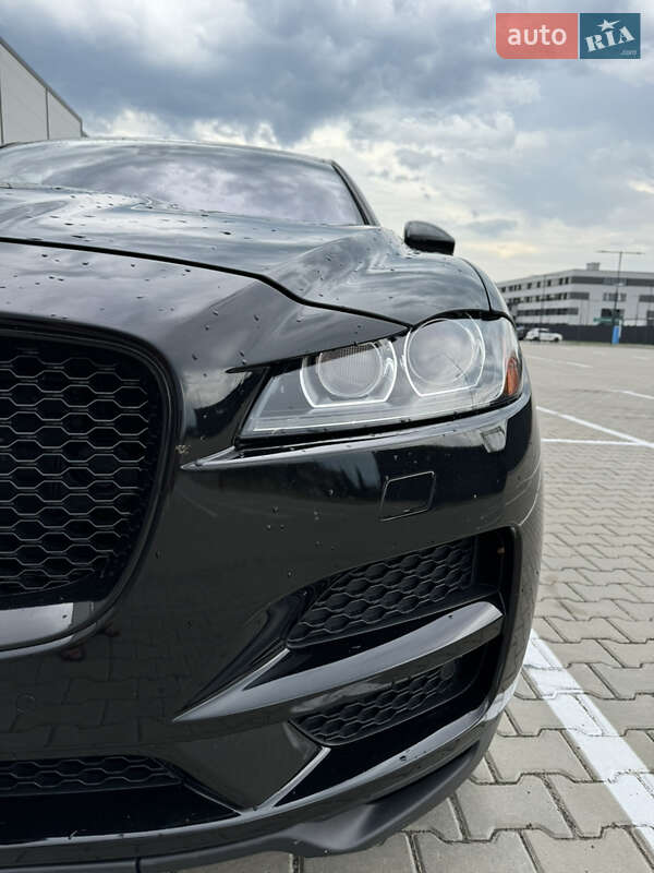 Внедорожник / Кроссовер Jaguar F-Pace 2016 в Ивано-Франковске