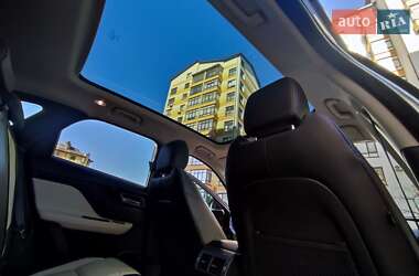 Позашляховик / Кросовер Jaguar F-Pace 2017 в 
