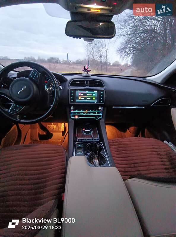 Позашляховик / Кросовер Jaguar F-Pace 2017 в Чернігові фото 7 Позашляховик / Кросовер Jaguar F-Pace 2017 в Чернігові