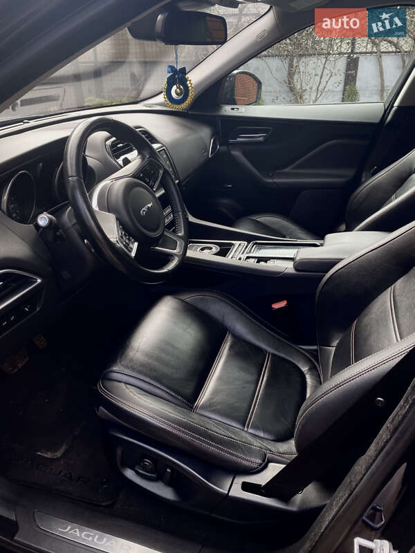 Позашляховик / Кросовер Jaguar F-Pace 2017 в Харкові