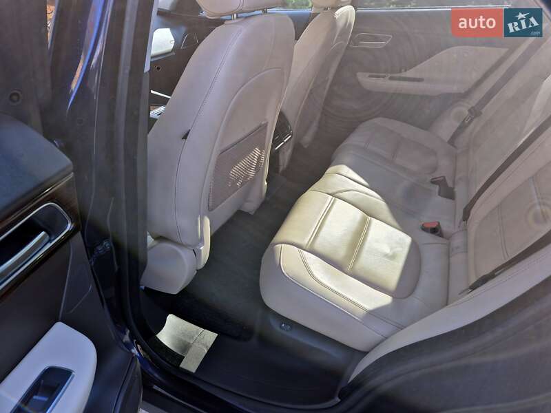 Внедорожник / Кроссовер Jaguar F-Pace 2017 в Киеве