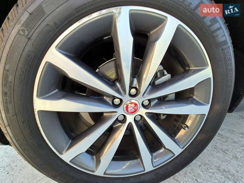 Внедорожник / Кроссовер Jaguar F-Pace 2017 в Киеве