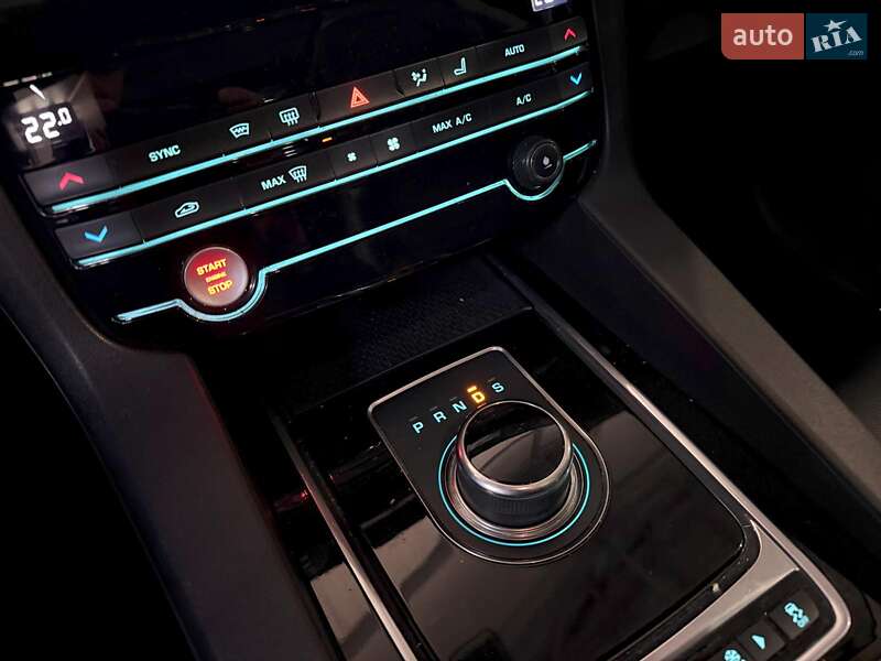 Внедорожник / Кроссовер Jaguar F-Pace 2017 в Львове