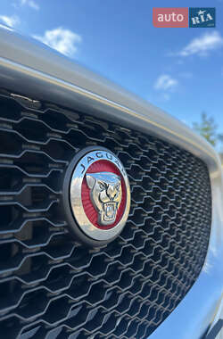 Внедорожник / Кроссовер Jaguar F-Pace 2016 в 