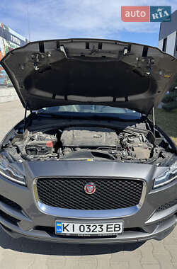Позашляховик / Кросовер Jaguar F-Pace 2019 в 