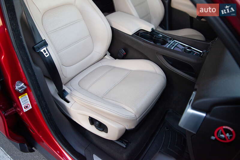 Внедорожник / Кроссовер Jaguar F-Pace 2016 в Киеве фото 25 Внедорожник / Кроссовер Jaguar F-Pace 2016 в Киеве